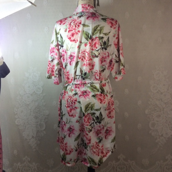 Show Me Your Mumu White Pink Floral Short Robe OS - Picture 4 of 8